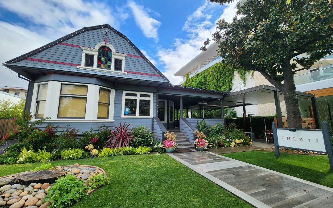 938 Villa St